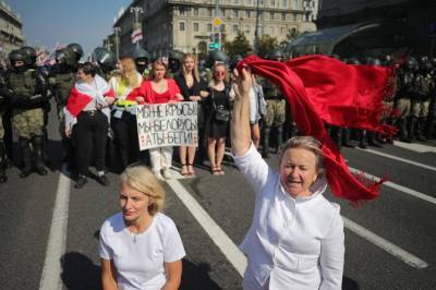 «C уклоном в сторону перфоманса и красивой картинки»: Коктыш о протестах в Белоруссии