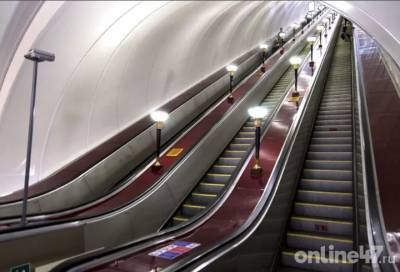 В метрополитене Петербурга показали, что находится внутри эскалаторов