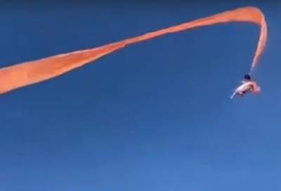 Видео: на Тайване огромный воздушный змей унес в небо трехлетнюю девочку