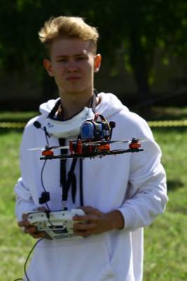 В Ульяновской области появится сеть школьных площадок для тестирования дронов