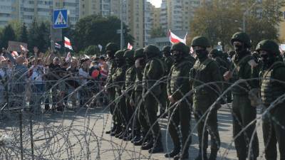 На акции протеста в Минске задержали двоих футболистов