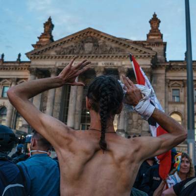 Несогласованная акция протеста прошла в Берлине