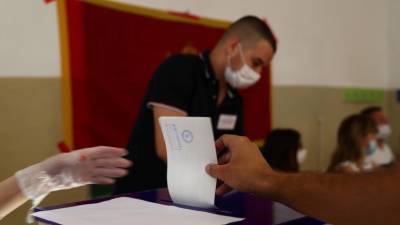 Экзитпол: оппозиция лидирует на парламентских выборах в Черногории