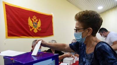 В Черногории оппозиция объявила о "падении режима" по итогам выборов
