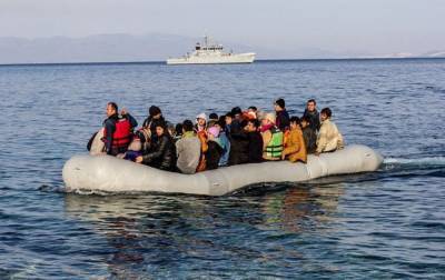 У берегов Италии загорелась лодка с мигрантами, есть жертвы