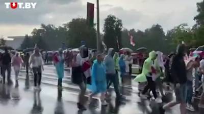 Воскресные протесты в Минске разогнал дождь