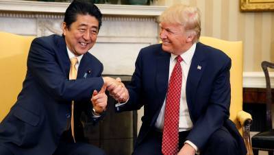 Трамп назвал Абэ величайшим премьер-министром Японии