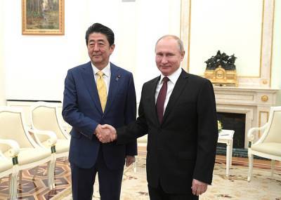 Абэ перед отставкой намерен поговорить с Путиным