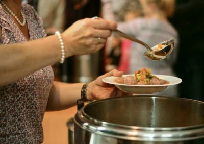 Качеством еды в школьных столовых обеспокоились российские родители