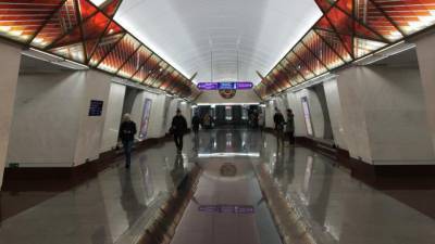 Три станции петербургского метро закрыли из-за найденного трупа мужчины