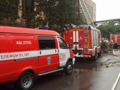 В Екатеринбурге от сильного пожара пострадал хлебозавод