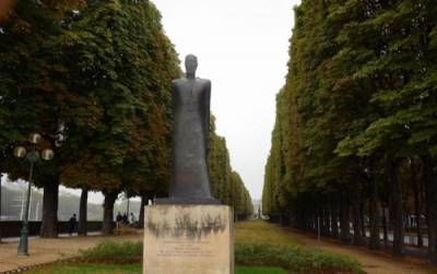 В Париже осквернили памятник Комитасу: посольство Армении ответило вандалам