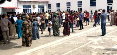 В школе Ашхабада родители устроили стихийный протест из-за закрытия русских классов