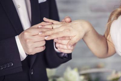 Август стал рекордным месяцем по количеству ночных регистраций брака в столице