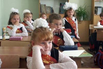 Россияне начали экономить на сборах ребенка в школу: жуткие цены