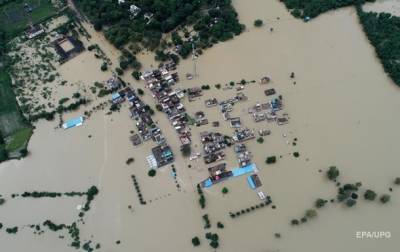 Из-за наводнений в Индии погибли 17 человек