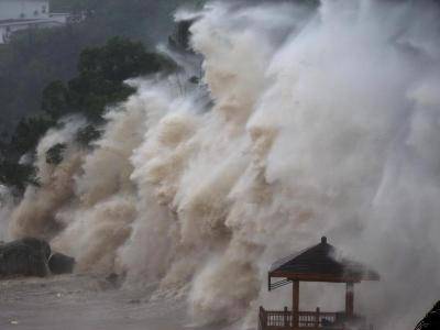 Тайфун Maysak ударит по Китаю и Корее