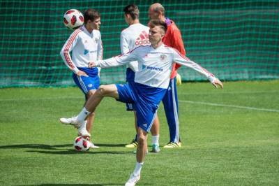 Сборная тренируется перед матчем с сербами без футболистов «Краснодара»