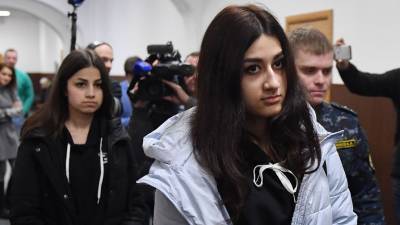Суд не выбрал присяжных по делу старших сестер Хачатурян