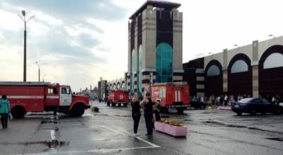 Толпами выбегали на улицу: причины эвакуации в ТЦ "Альтаир" в Ярославле