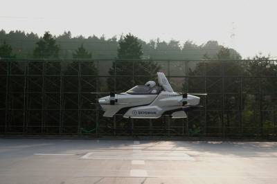 В Японии испытали первый в мире летающий автомобиль
