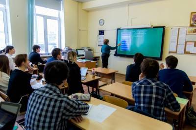 В Госдуме не поддержали исключение "Войны и мира" из школьной программы