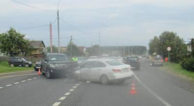 Машины в хлам: в ДТП под Ярославлем пострадало четверо человек