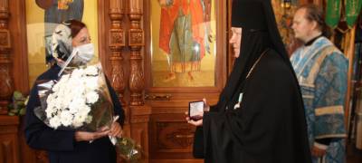 Игуменью Сяндемского Успенского монастыря наградили почетным знаком главы Карелии