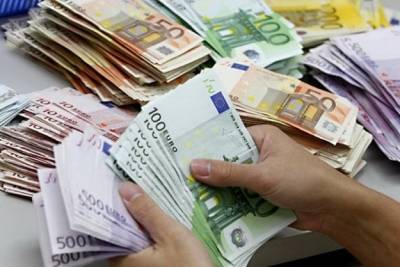Закрытие межбанка: Доллар подорожал на 4 копейки, евро — на 10