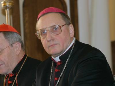 Главу католической церкви Беларуси не пустили в страну, хотя он её гражданин