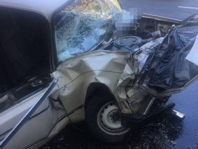 Тройное ДТП в Запорожье: водитель ВАЗ врезался в два припаркованных автомобиля