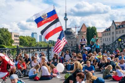Очень популярен у немцев: в Германии объяснили крики «Путин!» на митинге