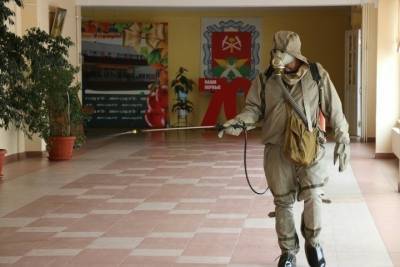 В Тульской области спасатели дезинфицируют школы