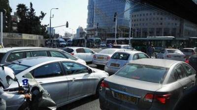 Десяткам тысяч "грязных" автомобилей запретят въезд в Тель-Авив