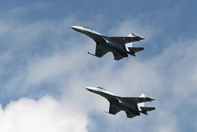 Россия подняла Су-27 на перехват четырех самолетов на Балтике