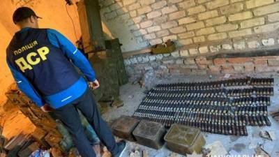 Гранаты, мины и патроны: на Харьковщине нашли схрон с боеприпасами