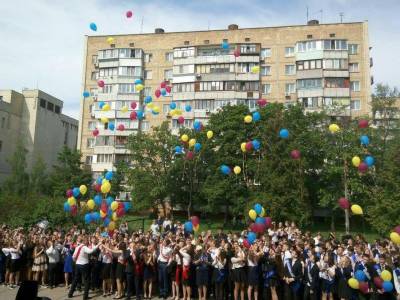 В Киеве перед 1 сентября школу закрыли из-за коронавируса у педагогов