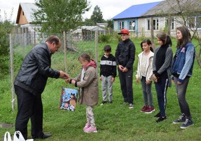 В Смоленской области акция «Собери ребенка в школу» охватила около 400 детей