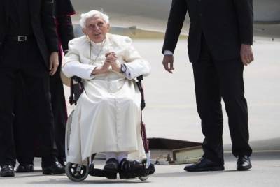 Ватикан рассказал о состоянии папы римского Бенедикта