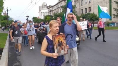 Кто и почему ежедневно ходит на митинги в Хабаровске
