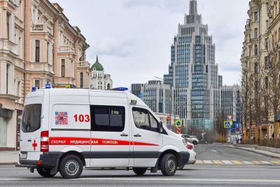 СМИ: Женщина погибла при пожаре в доме на востоке Москвы