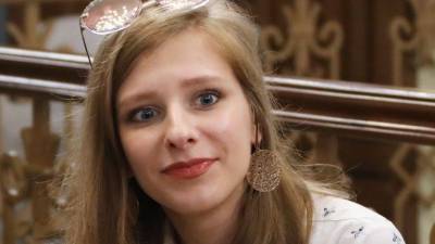 «Никакой лишней информации»: Лиза Арзамасова показала, как отдыхает в Крыму