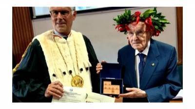 Самый старый отличник: в Италии студент окончил вуз в 96 лет