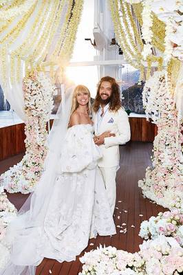 Хайди Клум поделилась редким свадебным снимком и поздравила мужа с годовщиной: «Влюбляюсь в тебя каждый день»