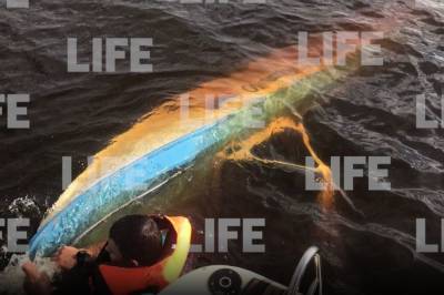 В Тверской области отдыхающие спасли пассажиров перевернувшейся лодки