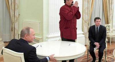 Стивен Сигал скрыл связь с российским политиком, чтобы избежать "крымских" санкций – СМИ