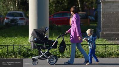 Житель Красноярска сбил коляску с младенцем на электроскутере
