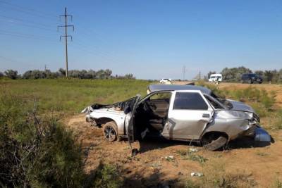 В Астраханской области погиб водитель опрокинувшегося автомобиля