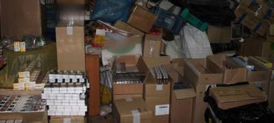 Около 20 тысяч пачек контрафактных сигарет нашли на складе в Петрозаводске (ФОТО)