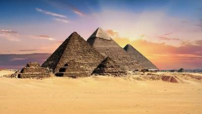 Илона Маска пригласили в Египет убедиться, что пирамиды построили не пришельцы